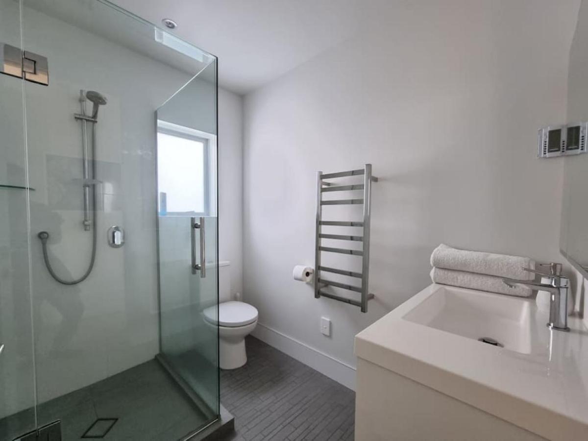 Fabulous Castor Bay 1 Bedroom With Views And Skytv Auckland Exteriör bild